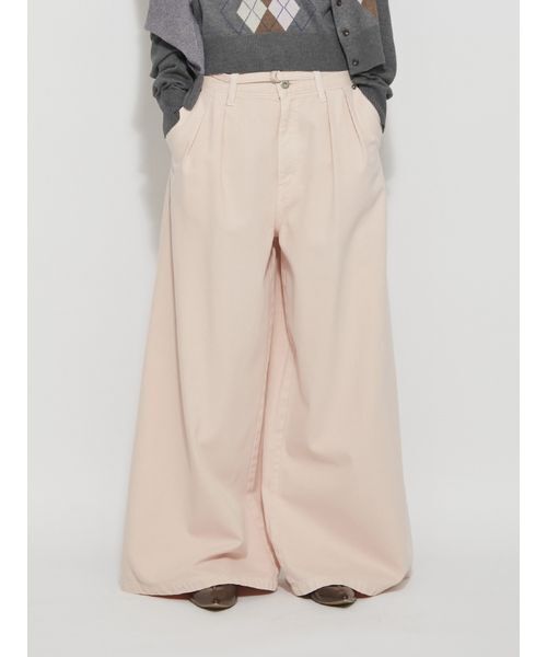 FURFUR(ファーファー)の「タックワイドデニムパンツ(デニムパンツ・レディース・ライトグレー/インディゴブルー/ライトピンク/サックスブルー・1/0)」の4枚目の写真