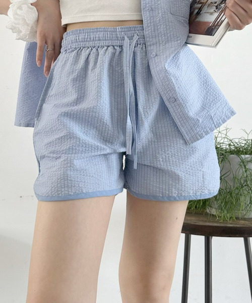 TREOVER(トレオーバー)の「程良いラフさとトレンド感を兼ね備えたストライプハーフパンツ(その他パンツ・レディース・ブルー系1/アイボリー系・FREE)」の11枚目の写真