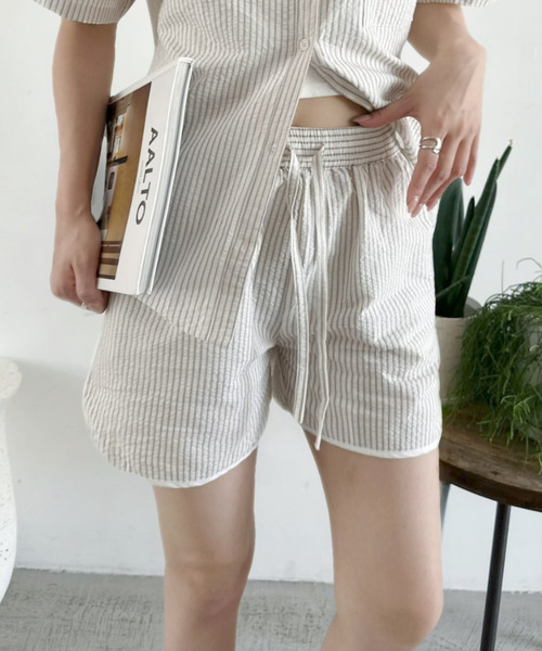 TREOVER(トレオーバー)の「程良いラフさとトレンド感を兼ね備えたストライプハーフパンツ(その他パンツ・レディース・ブルー系1/アイボリー系・FREE)」の16枚目の写真