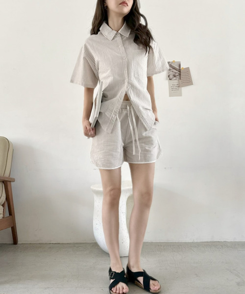 TREOVER(トレオーバー)の「程良いラフさとトレンド感を兼ね備えたストライプハーフパンツ(その他パンツ・レディース・ブルー系1/アイボリー系・FREE)」の3枚目の写真