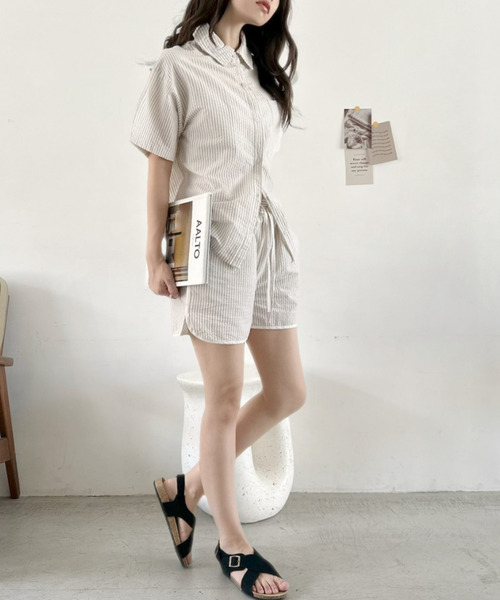 TREOVER(トレオーバー)の「程良いラフさとトレンド感を兼ね備えたストライプハーフパンツ(その他パンツ・レディース・ブルー系1/アイボリー系・FREE)」の4枚目の写真