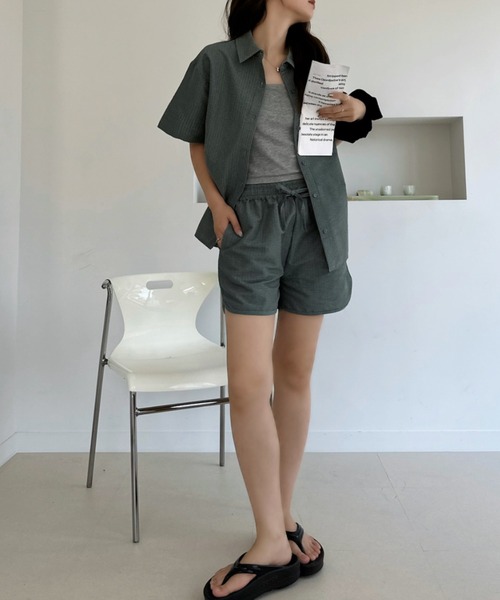 TREOVER(トレオーバー)の「程良いラフさとトレンド感を兼ね備えたストライプハーフパンツ(その他パンツ・レディース・ブルー系1/アイボリー系・FREE)」の21枚目の写真