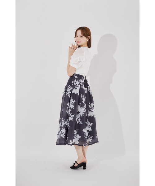 tocco closet(トッコ クローゼット)の「シアーボンディングフラワープリントタックフレアスカート(スカート・レディース・レッド系その他/ブルー/ブラック・M)」の7枚目の写真