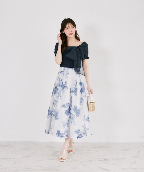 tocco closet(トッコ クローゼット)の「シアーボンディングフラワープリントタックフレアスカート(スカート・レディース・レッド系その他/ブルー/ブラック・M)」の13枚目の写真