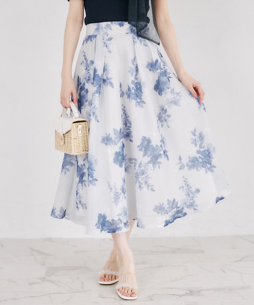 tocco closet(トッコ クローゼット)の「シアーボンディングフラワープリントタックフレアスカート(スカート・レディース・レッド系その他/ブルー/ブラック・M)」の18枚目の写真