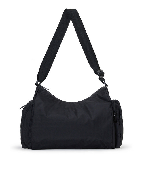 LeSportsac(レスポートサック)の「CARGO SHOULDER BAG リサイクルドブラックJP(ショルダーバッグ・レディース・ブラック・FREE)」の4枚目の写真
