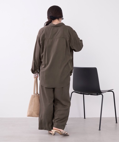 MICA&DEAL（マイカ＆ディール）の「フィブリル2WAYシャツ〈セットアップ対応〉（シャツ/ブラウス・レディース・ブラウン/チャコールグレー/ベージュ・FREE）」の16枚目の写真