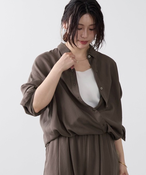 MICA&DEAL（マイカ＆ディール）の「フィブリル2WAYシャツ〈セットアップ対応〉（シャツ/ブラウス・レディース・ブラウン/チャコールグレー/ベージュ・FREE）」の5枚目の写真