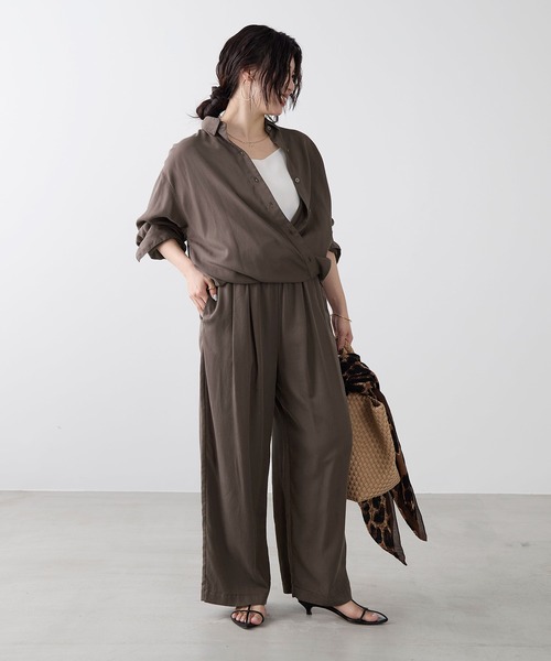 MICA&DEAL（マイカ＆ディール）の「フィブリル2WAYシャツ〈セットアップ対応〉（シャツ/ブラウス・レディース・ブラウン/チャコールグレー/ベージュ・FREE）」の7枚目の写真