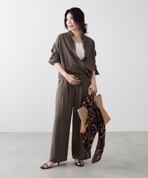 MICA&DEAL（マイカ＆ディール）の「フィブリル2WAYシャツ〈セットアップ対応〉（シャツ/ブラウス・レディース・ブラウン/チャコールグレー/ベージュ・FREE）」の9枚目の写真