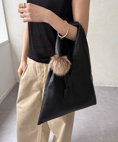 DouDou（ドゥドゥ）の「【WEB限定】ポンポンチャーム付ショッパー（トートバッグ・レディース・アイボリー/ボルドー/ブラック・FREE）」の9枚目の写真