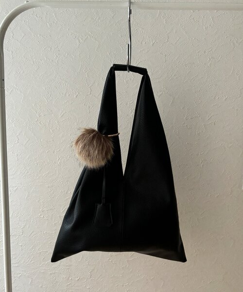 DouDou（ドゥドゥ）の「【WEB限定】ポンポンチャーム付ショッパー（トートバッグ・レディース・アイボリー/ボルドー/ブラック・FREE）」の12枚目の写真