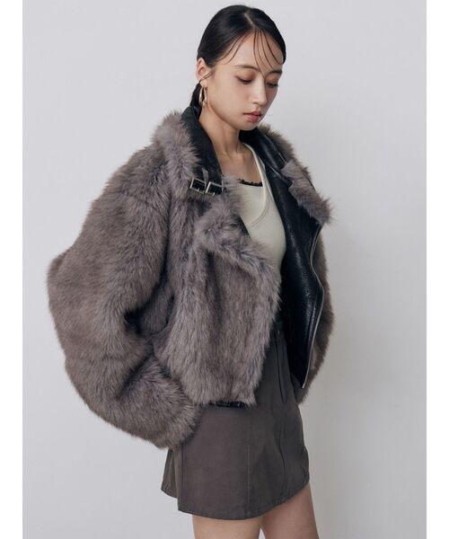 MURUA(ムルーア)の「リバーシブルショートフェイクムートンブルゾン 冬服(ムートンコート・レディース・ネイビー/ブラウン/その他1/ブラック/アイボリー・FREE)」の8枚目の写真
