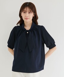パール付きボウタイブラウス