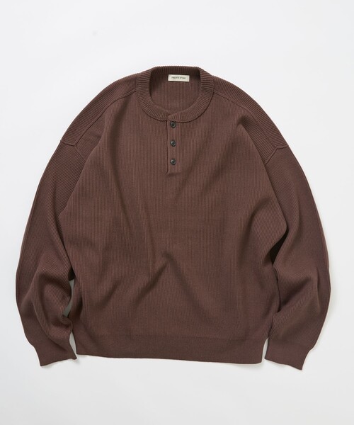 FREAK'S STORE（フリークスストア）の「限定展開 リラックスフィット 片畦リンキング ヘンリーネック ニット（ニット/セーター・メンズ・ブラック/グリーン/ナチュラル/ブラウン/チャコールグレー・MEDIUM/LARGE）」の10枚目の写真