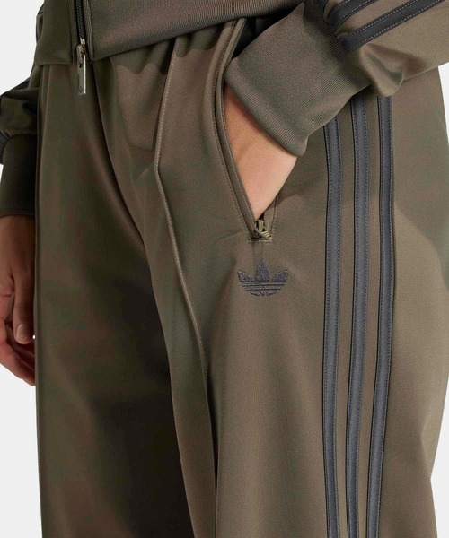 adidas(アディダス)の「ファイヤーバード トラックトップ ルーズ / ジャージ / トラックジャケット / アディダスオリジナルス adidas Originals(ジャージ・レディース・ブラウン系その他・MEDIUM/X-SMALL/SMALL/X-LARGE/LARGE/3XL/XX-LARGE)」の3枚目の写真