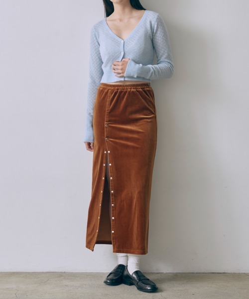 EN NEUME（エンノイム）の「Velour Snap-Detail I-Line Skirt（スカート・レディース・ブラック/キャメル/アイボリー/ダークブラウン・FREE）」の7枚目の写真