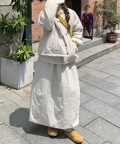 AMAJI(アマジ)の「中綿ジャケット+ハイウエスト スカート セットアップ(セットアップ・レディース・ライトブルー/ホワイト/グレー・SMALL/MEDIUM/LARGE)」の5枚目の写真