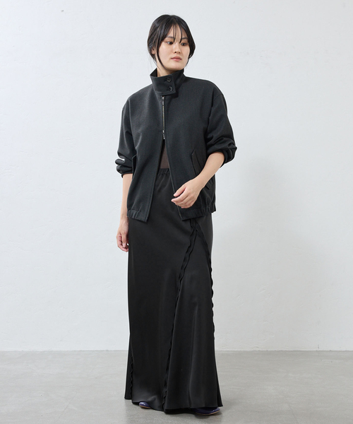 IENA（イエナ）の「アウトシーム サテンイージースカート（スカート・レディース・ブラック/ブラウン・38/36）」の3枚目の写真