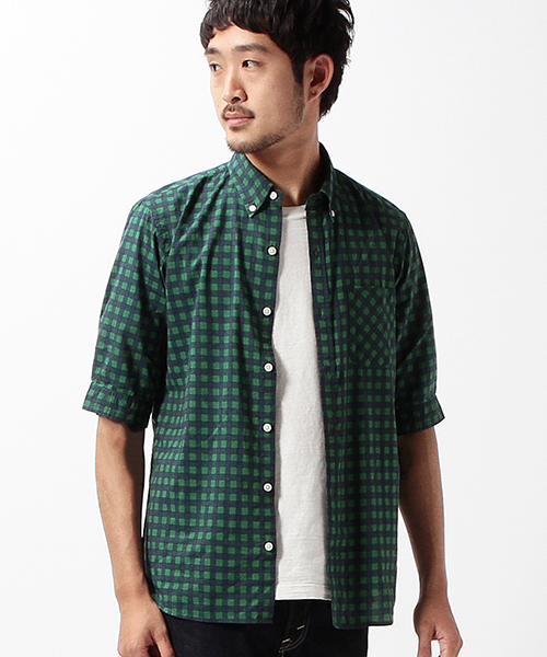 BEAMS(ビームス)の「BEAMS / ギンガム 5分袖 ボタンダウンシャツ(シャツ/ブラウス・メンズ・ホワイト/グリーン/ブルー・MEDIUM/X-LARGE/LARGE/SMALL)」の2枚目の写真