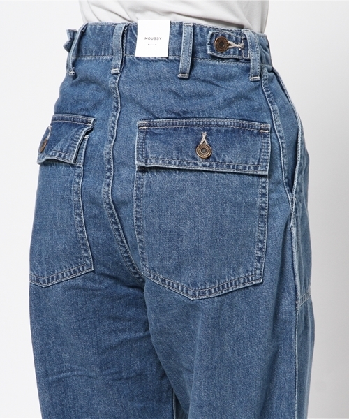 MOUSSY（マウジー）の「DENIM WORKERS WIDE PT（デニムパンツ・レディース・ブルー・26inch/24inch/25inch/27inch）」の6枚目の写真