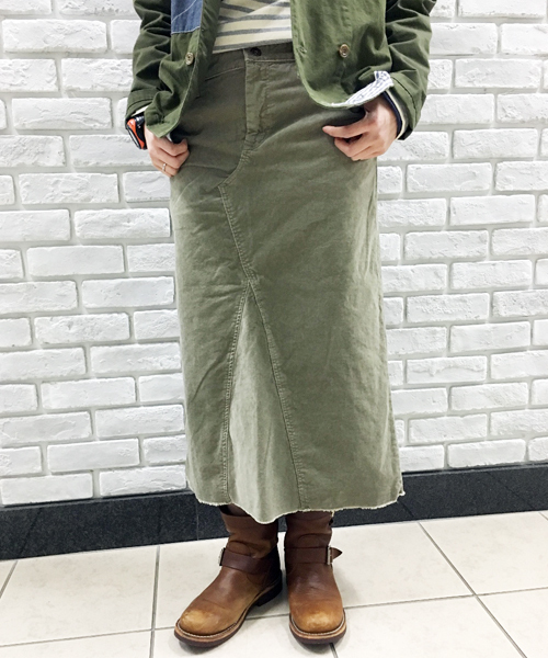 OLD BETTY'S（オールドベティーズ）の「Corduroy 5Pockt Long Skirt/コーデュロイ5ポケットロングスカート（スカート・レディース・ターコイズブルー/ベージュ/ネイビー・FREE）」の2枚目の写真