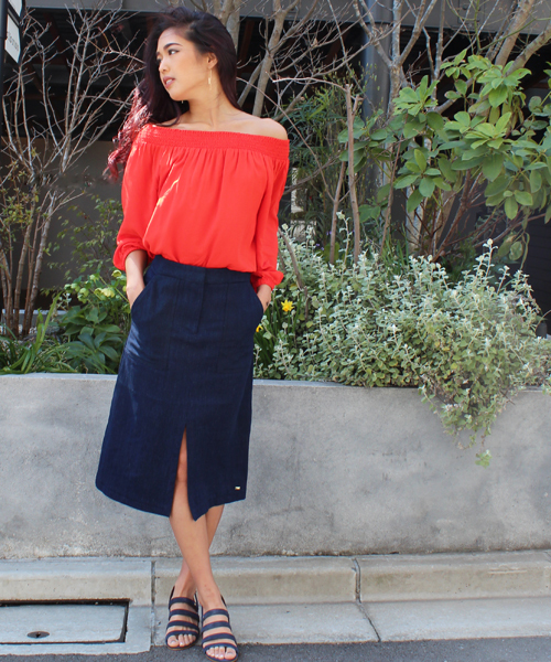 TOMMY HILFIGER（トミーヒルフィガー）の「オフショルダートップス（Tシャツ/カットソー・レディース・ネイビー/ベージュ/レッド・SMALL/LARGE/MEDIUM）」の11枚目の写真