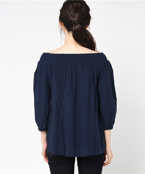 TOMMY HILFIGER（トミーヒルフィガー）の「オフショルダートップス（Tシャツ/カットソー・レディース・ネイビー/ベージュ/レッド・SMALL/LARGE/MEDIUM）」の6枚目の写真