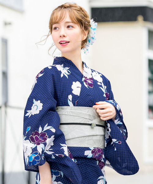 bonheur saisons(ボヌールセゾン)の「浴衣3点セット (浴衣+帯+下駄)「bonheur saisons/ボヌールセゾン」(浴衣・レディース・ネイビー/ブルー系その他2/ホワイト系その他2/ブラック/ホワイト系その他/ブルー系その他/ホワイト系その他3/ホワイト×ピンク/ブルー系その他3/ホワイト×パープル/ブラック×レッド/ブルー系その他4/ホワイト×ブルー・FREE/フリ-)」の12枚目の写真