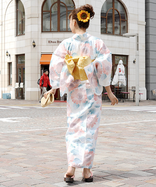 bonheur saisons(ボヌールセゾン)の「浴衣3点セット (浴衣+帯+下駄)「bonheur saisons/ボヌールセゾン」(浴衣・レディース・ネイビー/ブルー系その他2/ホワイト系その他2/ブラック/ホワイト系その他/ブルー系その他/ホワイト系その他3/ホワイト×ピンク/ブルー系その他3/ホワイト×パープル/ブラック×レッド/ブルー系その他4/ホワイト×ブルー・FREE/フリ-)」の16枚目の写真