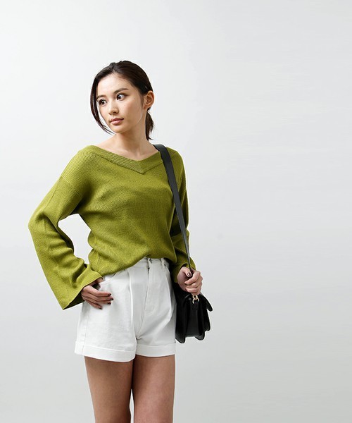 WEGO(ウィゴー)の「WEGO/タックハイウエストカフショーツ(その他パンツ・レディース・その他1/ホワイト/ブラック/その他2・MEDIUM/LARGE)」の15枚目の写真