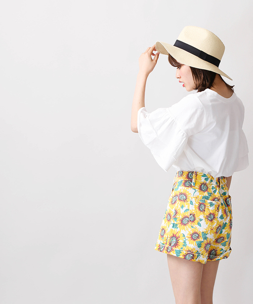 WEGO(ウィゴー)の「WEGO/タックハイウエストカフショーツ(その他パンツ・レディース・その他1/ホワイト/ブラック/その他2・MEDIUM/LARGE)」の21枚目の写真