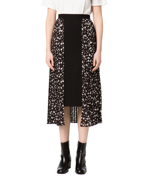 CLANE（クラネ）の「DROP FLOWER PLEATS LAYERED SKIRT（スカート・レディース・ボルドー/ブラック/カーキ・1/2/0）」の9枚目の写真