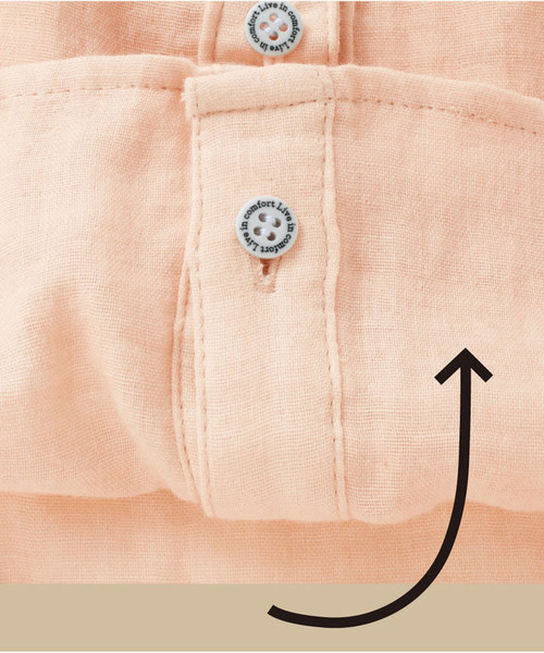 Live in comfort(リブインコンフォート)の「リブ イン コンフォート すっきりシルエットで毎日着たくなる やわらかダブルガーゼシャツ(シャツ/ブラウス・レディース・ネイビー/レッド/オフホワイト/ピンク/ブラック×ホワイト/ライトイエロー・SMALL/MEDIUM/LARGE/X-LARGE/XX-LARGE)」の10枚目の写真