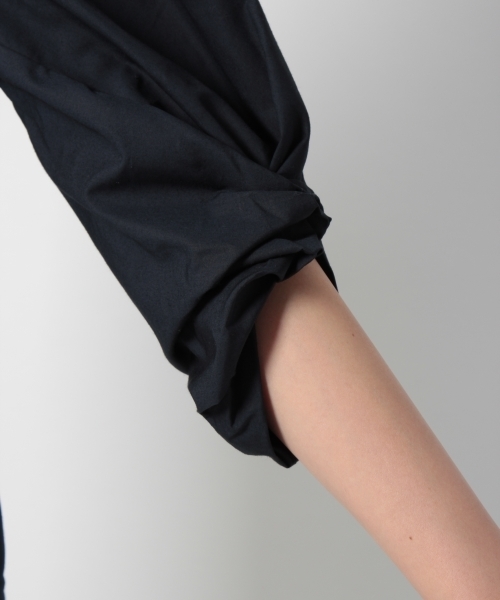 laboratory work（ラボラトリーワーク）の「袖異素材ねじりプルオーバー（Tシャツ/カットソー・レディース・ネイビー/グレー/ホワイト・MEDIUM）」の8枚目の写真