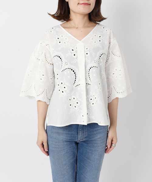 liflattie ships（リフラティ シップス）の「liflattie ships:スカラップレースVネックブラウス◇（シャツ/ブラウス・レディース・ホワイト/グリーン/ネイビー・SMALL/MEDIUM）」の9枚目の写真