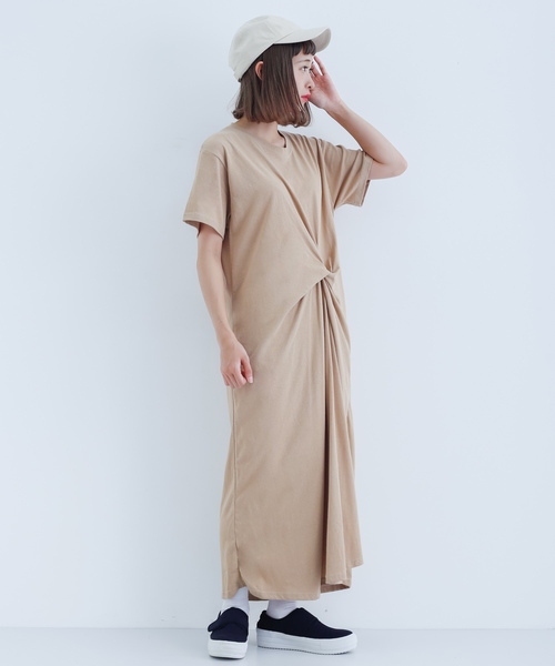 MERLOT（メルロー）の「ツイストTシャツワンピース7852（ワンピース・レディース・グリーン/ブラック/ブラウン/ベージュ/マスタード・FREE）」の20枚目の写真