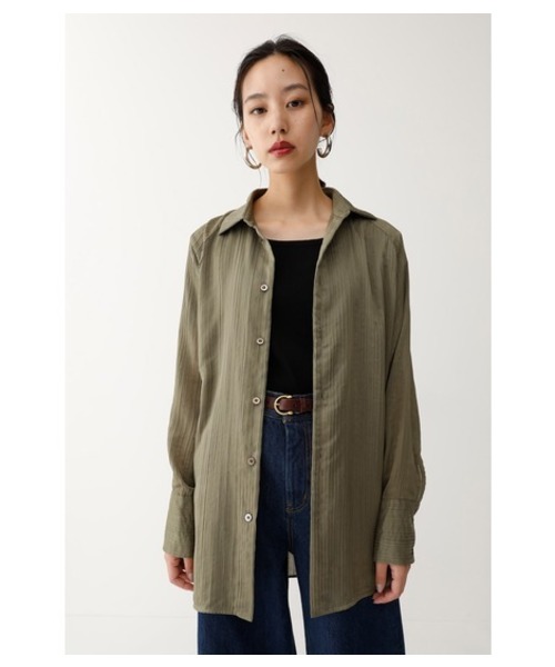 MOUSSY（マウジー）の「CREPE LOOSE LONG SHIRT（シャツ/ブラウス・レディース・ライトカーキ/アイボリー/ブラック/ボルドー・FREE）」の4枚目の写真
