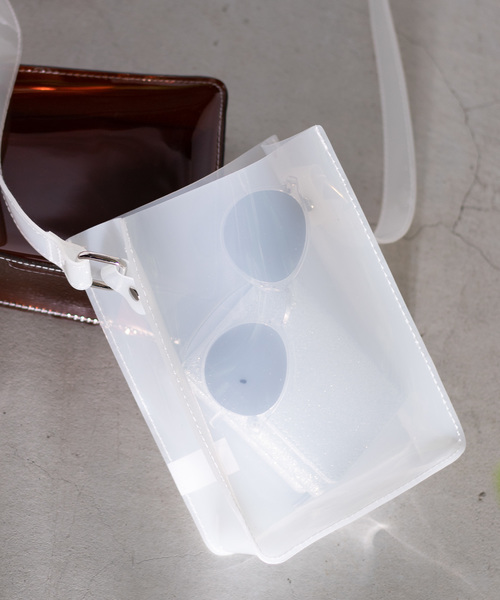 WEGO（ウィゴー）の「WEGO/クリアミニポシェット（ショルダーバッグ・レディース・ブラック/パープル/その他1/ホワイト系その他/グリーン系その他/ブラウン/その他4/その他5/その他2/ホワイト/その他3・FREE）」の2枚目の写真