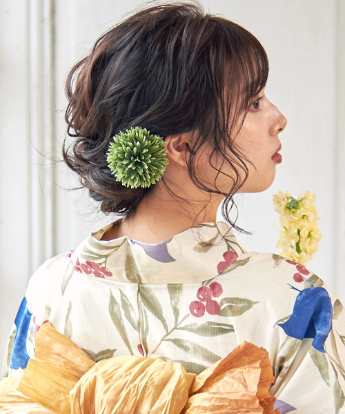 Dita（ディータ）の「ゆかた姿を引き立てる♪選べる30色髪飾り ピンポンマム 浴衣 花　かみ飾り【K】（和装小物・レディース・スカイブルー/レッド/オリーブ/ピンク/イエロー/オレンジ/ブルー/その他/ミント/桜/ラベンダー/その他1/その他2/その他3/パープル系その他/ローズ/レッド系その他/オレンジ系その他/ワイン/アクア/ピンク系その他/スモークピンク/ブルー系その他2/ブルー系その他/ボルドー/クリーム/ホワイト/カーキ/ブラック系その他/ピンク系その他2・FREE）」の5枚目の写真