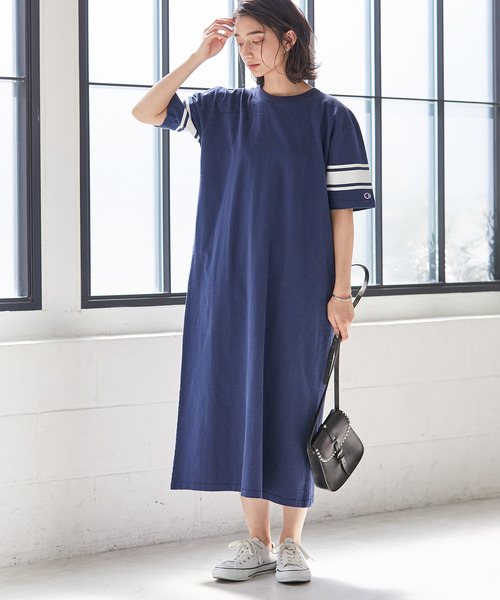 Champion（チャンピオン）の「FOOTBALL T-SHIRTS ONE PIECE（ワンピース・レディース・ブラック/ネイビー/ホワイト系その他・MEDIUM）」の3枚目の写真