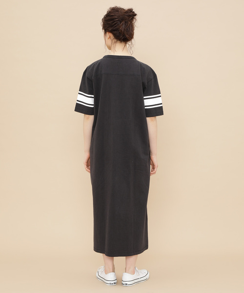 Champion（チャンピオン）の「FOOTBALL T-SHIRTS ONE PIECE（ワンピース・レディース・ブラック/ネイビー/ホワイト系その他・MEDIUM）」の9枚目の写真