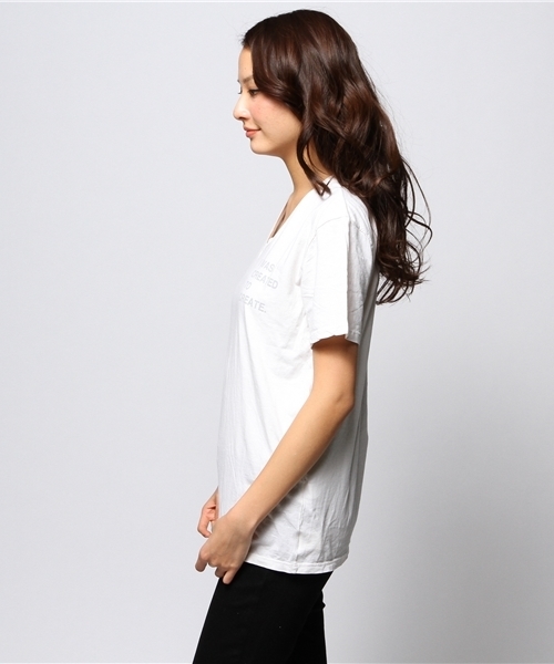 ROSE BUD（ローズバッド）の「(GOOD HYOUMAN) UNISEX V NECK-T（Tシャツ/カットソー・レディース・チャコールグレー/ホワイト/ホワイト系その他/ブラック・X-SMALL）」の12枚目の写真