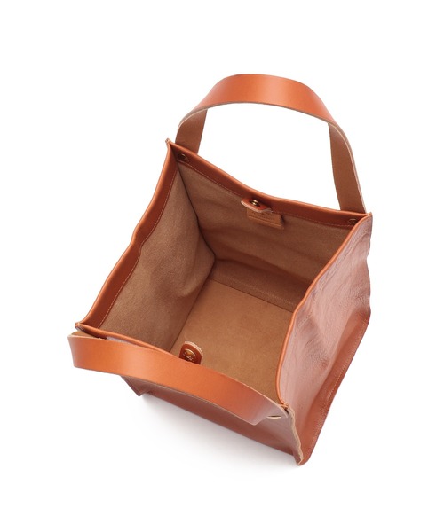 IL BISONTE(イルビゾンテ)の「IL BISONTE / ORIGINAL LEATHER / ハンドバッグ(ハンドバッグ・レディース・ブラック/ダークブラウン/ライトブラウン/ナチュラル/レンガ/レッド/グレー/グリーン/オリーブ/ネイビー・FREE)」の15枚目の写真