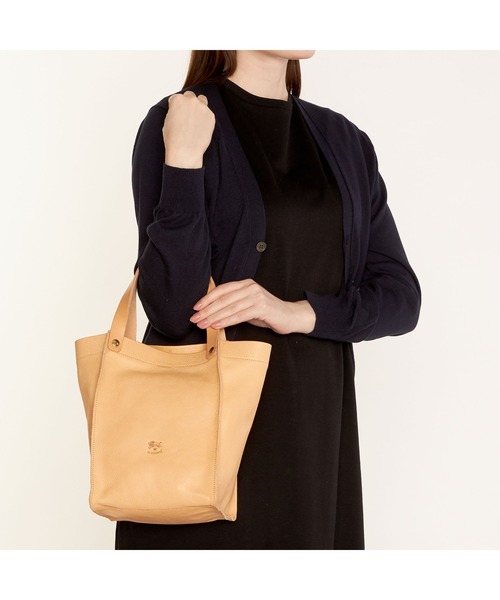 IL BISONTE(イルビゾンテ)の「IL BISONTE / ORIGINAL LEATHER / ハンドバッグ(ハンドバッグ・レディース・ブラック/ダークブラウン/ライトブラウン/ナチュラル/レンガ/レッド/グレー/グリーン/オリーブ/ネイビー・FREE)」の17枚目の写真