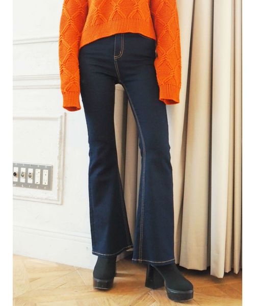 EVRIS（エヴリス）の「BASICフレアーDENIM パンツ（デニムパンツ・レディース・ブラック/インディゴブルー・MEDIUM/SMALL）」の2枚目の写真