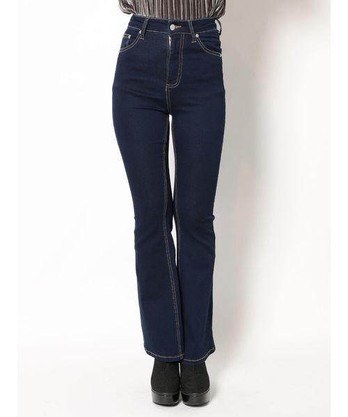 EVRIS（エヴリス）の「BASICフレアーDENIM パンツ（デニムパンツ・レディース・ブラック/インディゴブルー・MEDIUM/SMALL）」の4枚目の写真