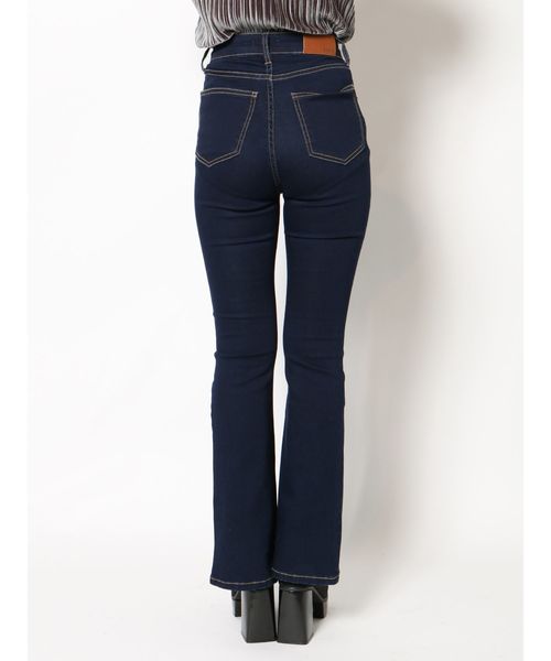 EVRIS（エヴリス）の「BASICフレアーDENIM パンツ（デニムパンツ・レディース・ブラック/インディゴブルー・MEDIUM/SMALL）」の7枚目の写真