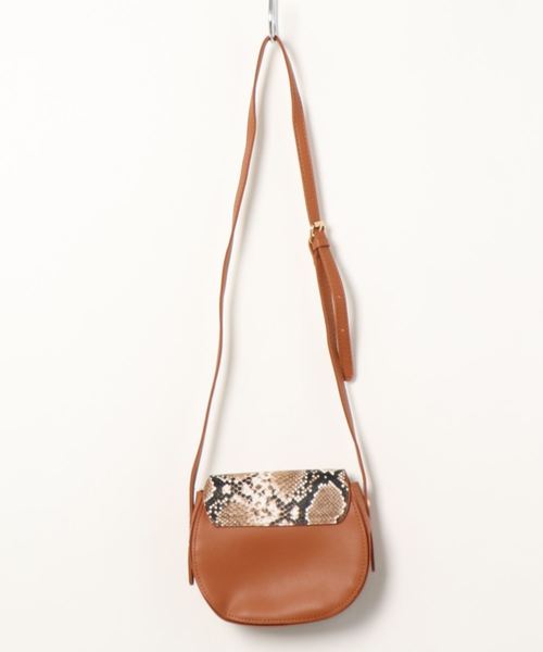 SPIGA（スピーガ）の「ﾊﾟｲｿﾝ柄ｼｮﾙﾀﾞｰﾊﾞｯｸﾞ（ショルダーバッグ・レディース・ブラック/ベージュ/イエロー/キャメル・FREE）」の5枚目の写真