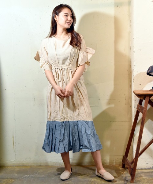 TONE SELECT WEAR(トーンセレクトウェア)の「【TONE SELECT WEAR】切り替えワンピース(MI)(ワンピース・レディース・ベージュ/ブルー・FREE)」の3枚目の写真
